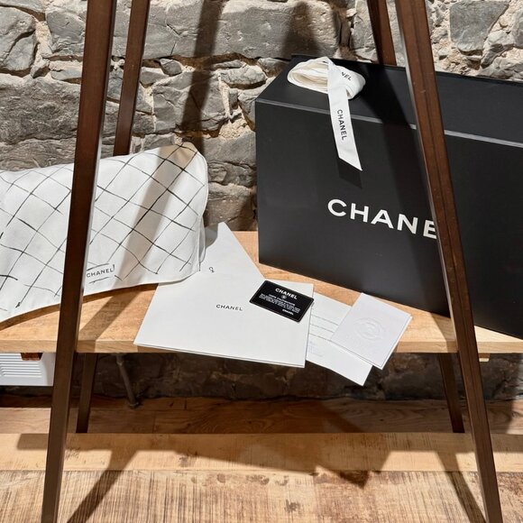 Chanel Black Lambskin GHW Jumbo Classic Double Flap Bag - Picture 16 of 16